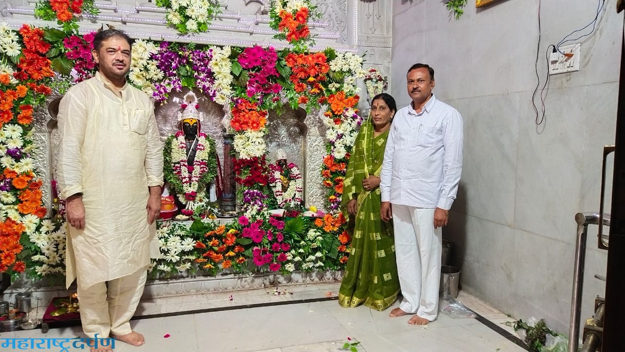 क्रिडामंत्री सुनिल केदारांनी केली विठुमाऊलीची पूजा