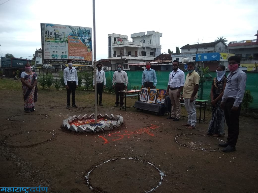 नथमल माहेश्वरी पब्लिक स्कुल व आईटीआई मे हुआ ध्वजारोहण