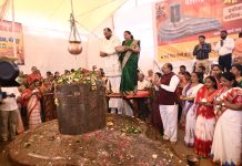 ३०० वर्षे पुरातन महाशिवलिंग स्थळी १०८ दांपत्यांच्या हस्ते महाआरती चंद्रपूरच्या धार्मिक वैभवात भर घालणाऱ्या स्थळाच्या विकासाला गती देणार – आ. किशोर जोरगेवार