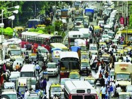 चंद्रपूरकरांना वाहतूक कोंडीतून दिलासा कधी मिळणार?* *मा. नितीन गडकरी पडोली ते बंगाली कॅम्प उड्डाणपूल मंजूर करून चंद्रपूरकरांना दिलासा देणार का?*